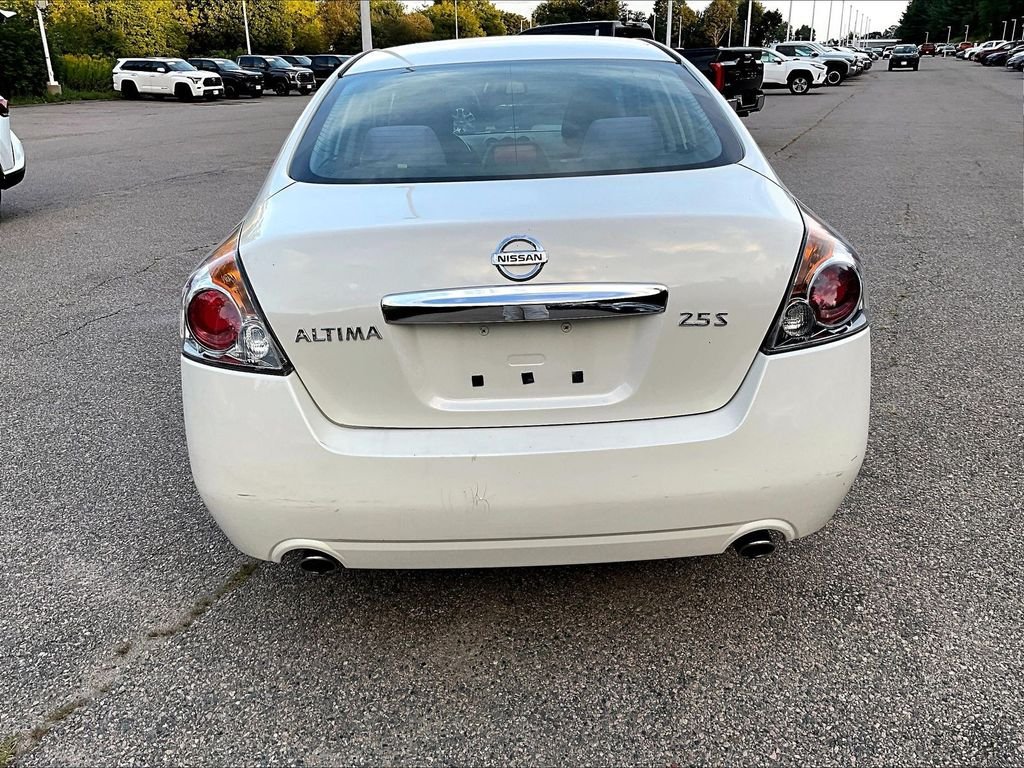 Used 2011 White Nissan 2.5 S image 10