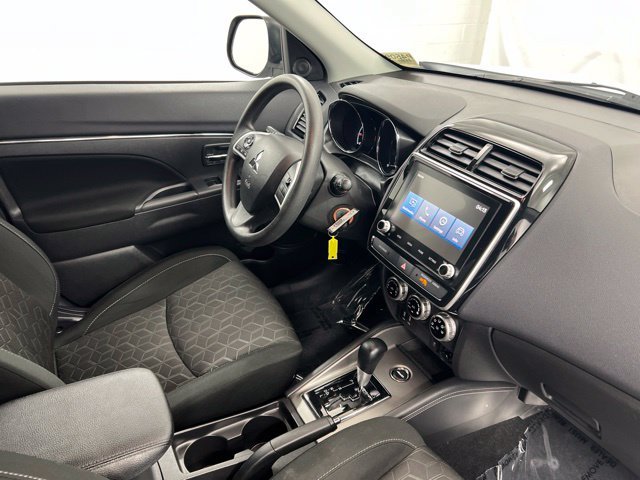 Used 2026 White Diamond Mitsubishi 2.0 ES image 24