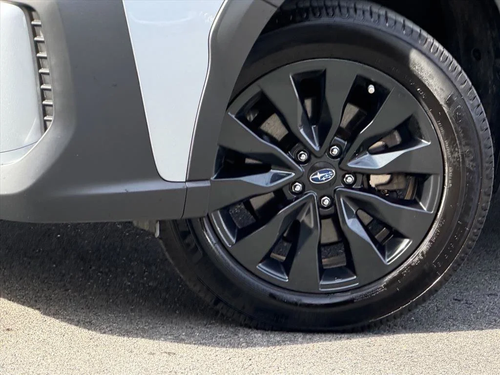 Used 2023 Silver Subaru Onyx Edition image 27