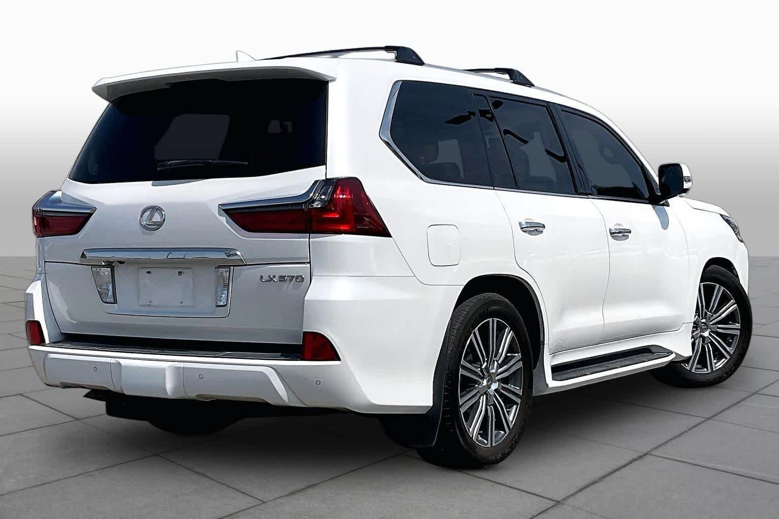 Used 2017 Starfire Pearl Lexus  image 12