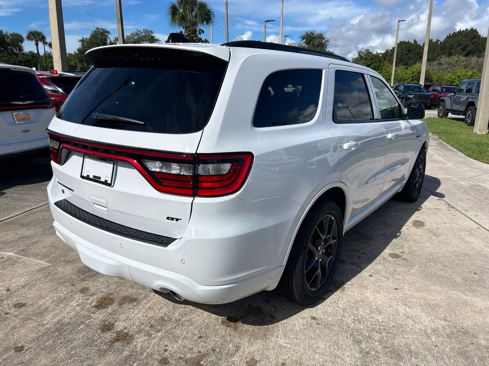 New 2027 White Knuckle Clear-Coat Exterior Paint Dodge GT HEMI image 5