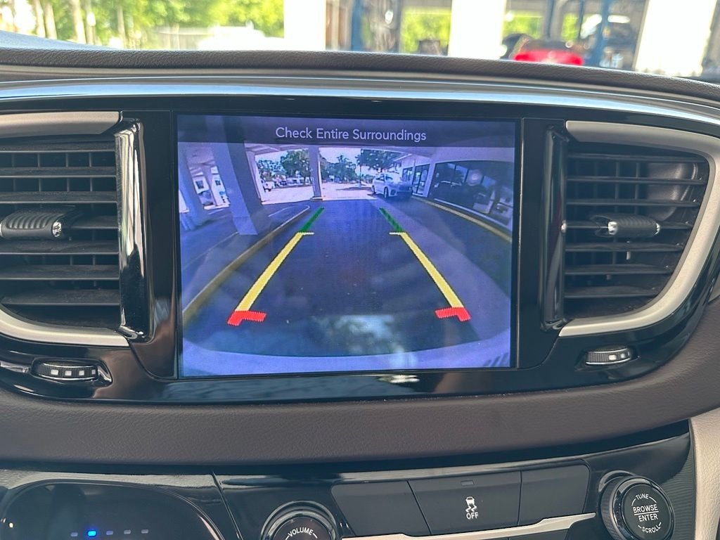 Used 2017 White Chrysler Touring image 27