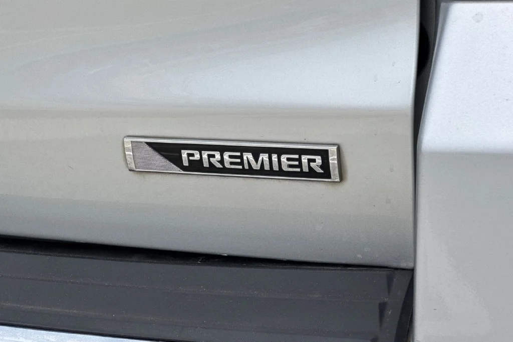 Used 2018 Silver Ice Metallic Chevrolet Premier image 38