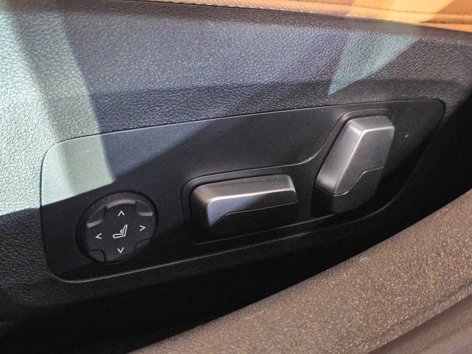 Certified Used 2023 Dravit Grey Metallic BMW eDrive35 image 27