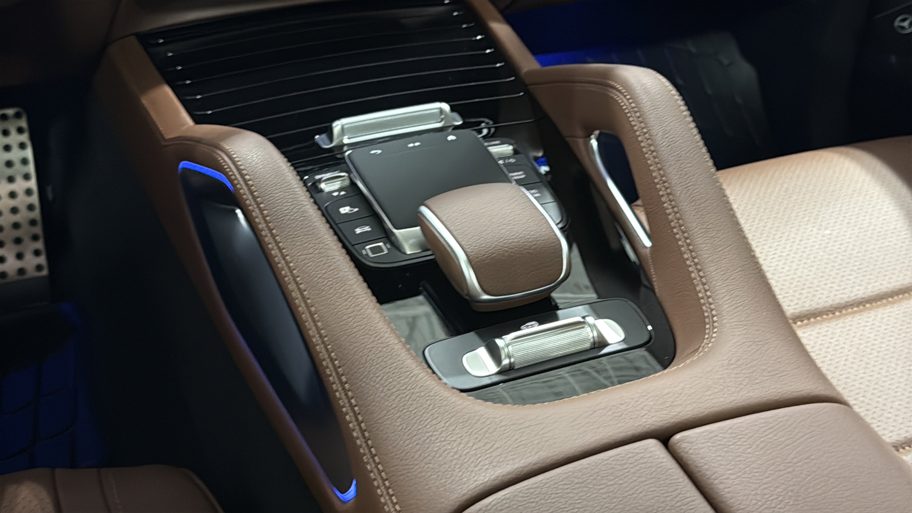 New 2026 Selenite Grey Metallic Mercedes-Benz GLS 450 image 38