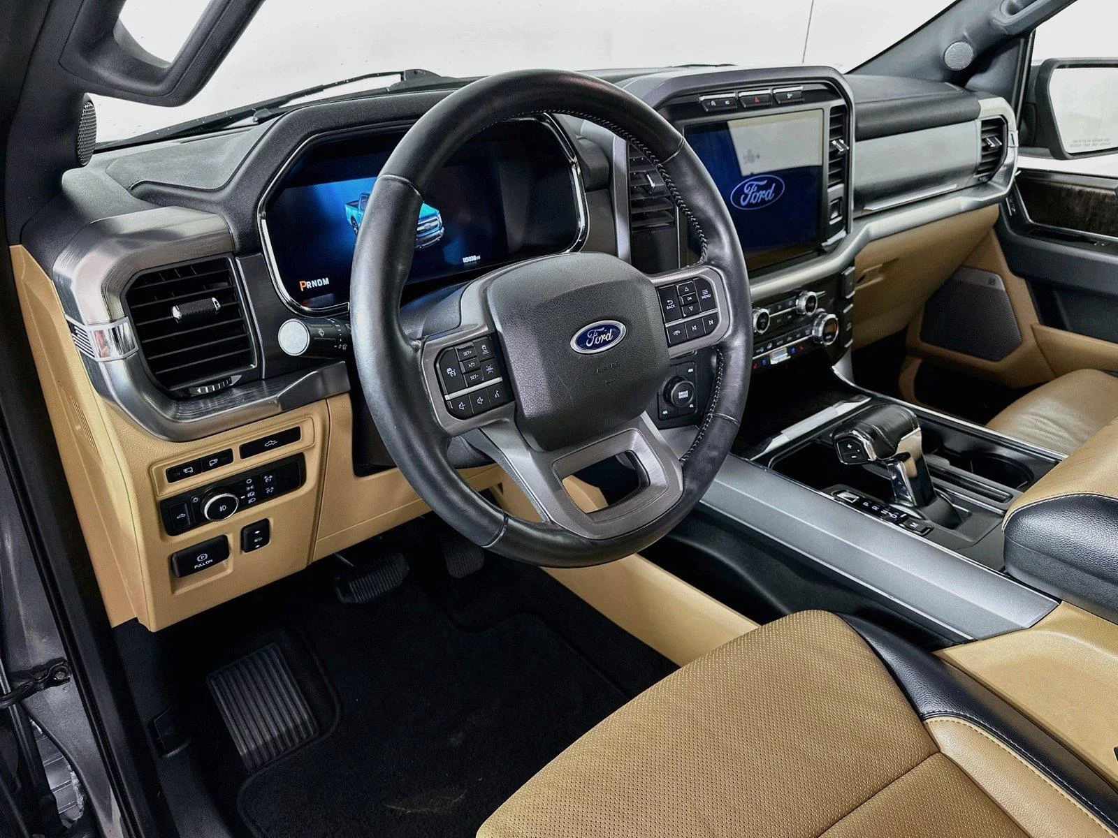 Used 2021 White Ford XL image 24
