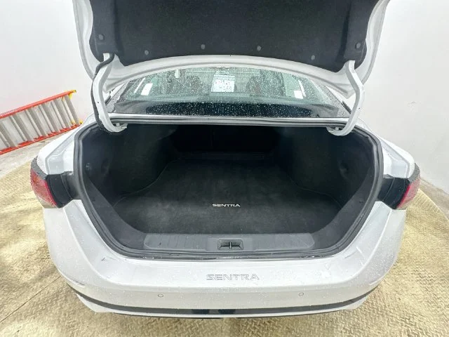 Certified Used 2025 White Nissan SR image 27