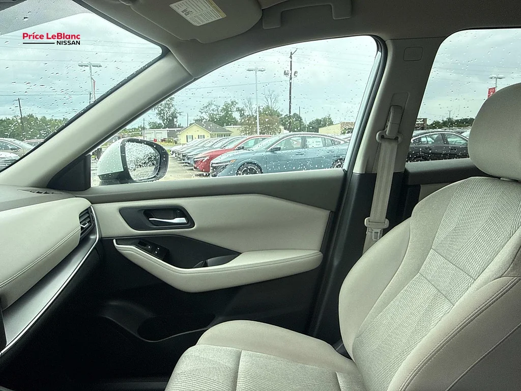 Certified Used 2025 Everest White Pearl Nissan SV image 15