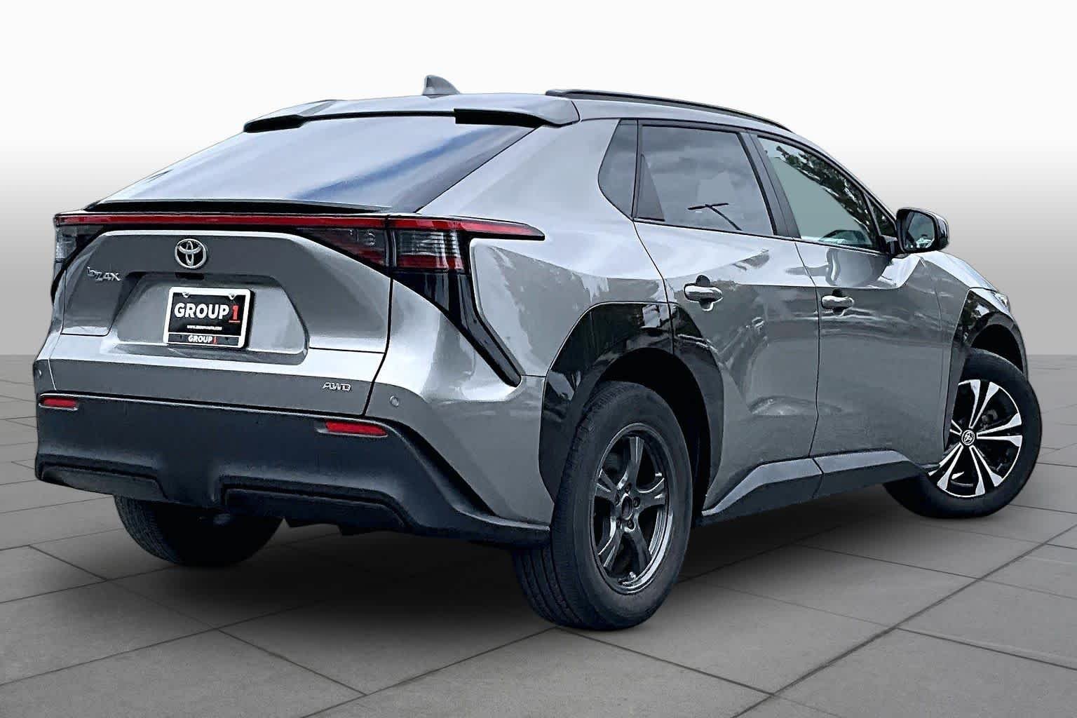 Used 2023 Heavy Metal Toyota XLE image 12