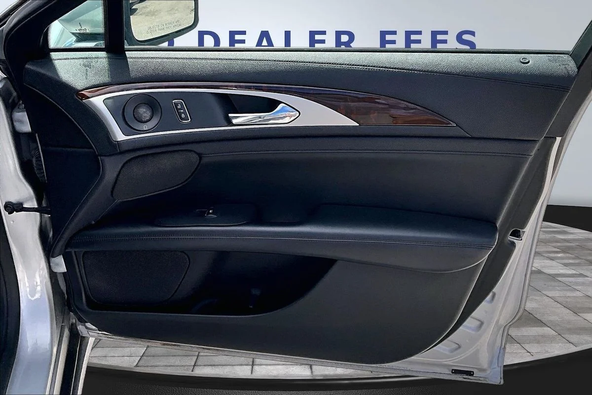 Used 2019 Silver Lincoln Reserve II image 28
