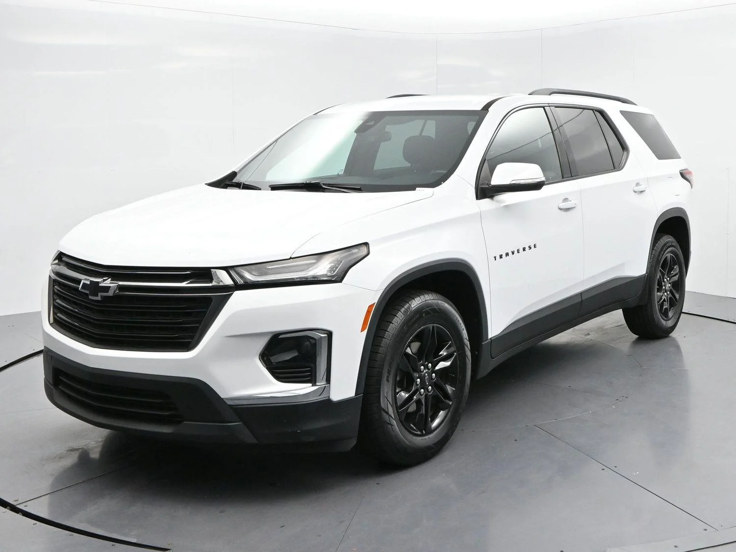 Used 2023 Summit White Chevrolet LT Cloth image 3