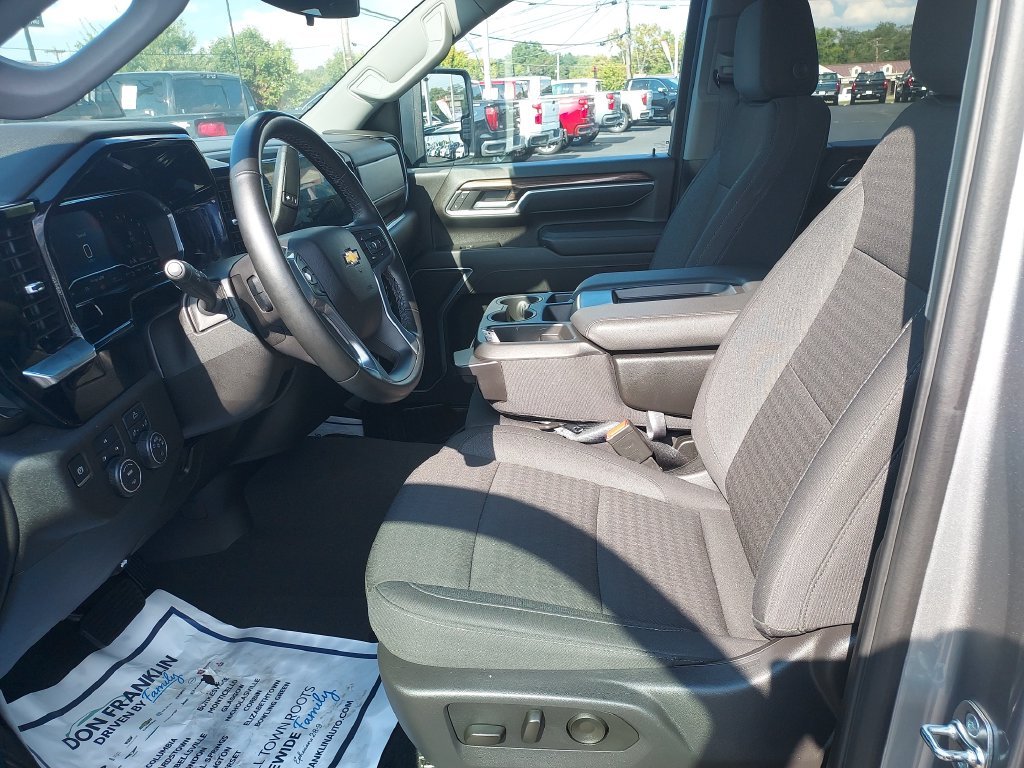 Used 2025 Gray Chevrolet LT image 13