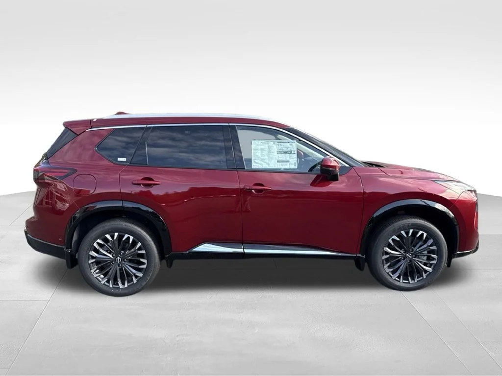2026 Nissan Rogue Platinum - Photo 8