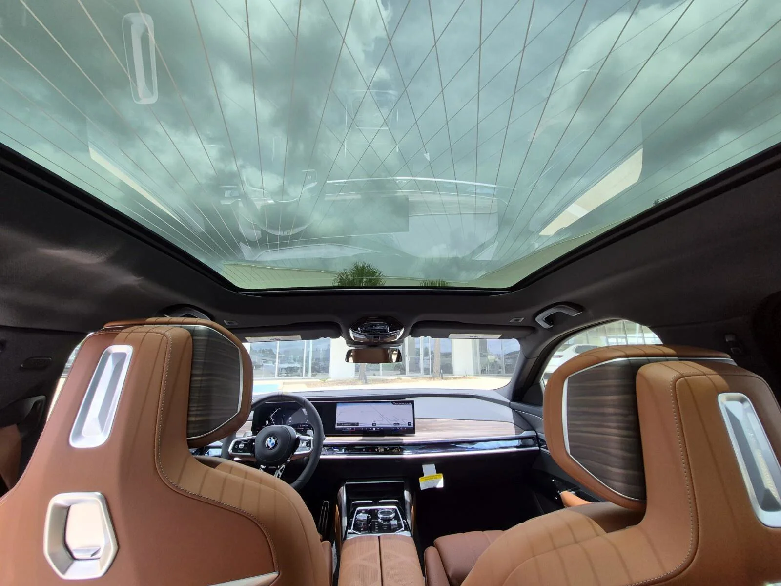 New 2026 Mineral White Metallic BMW 760i xDrive image 20