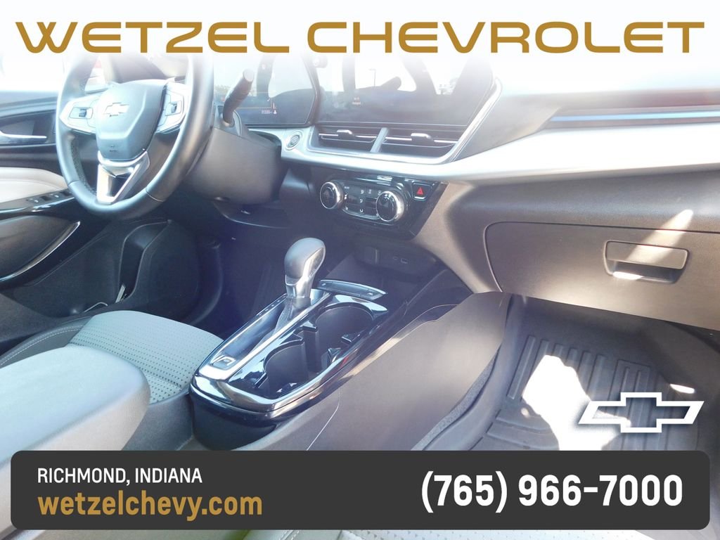 Used 2025 Red Chevrolet LT image 17