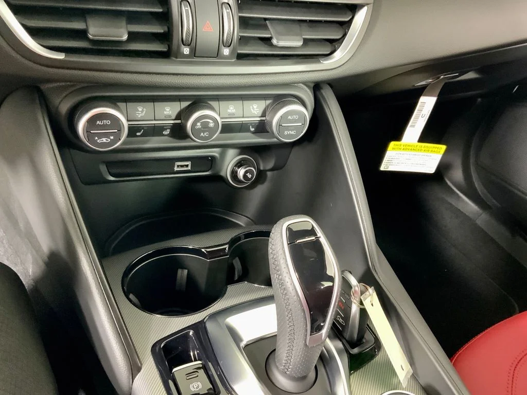 2026 Alfa Romeo Giulia Base - Photo 29