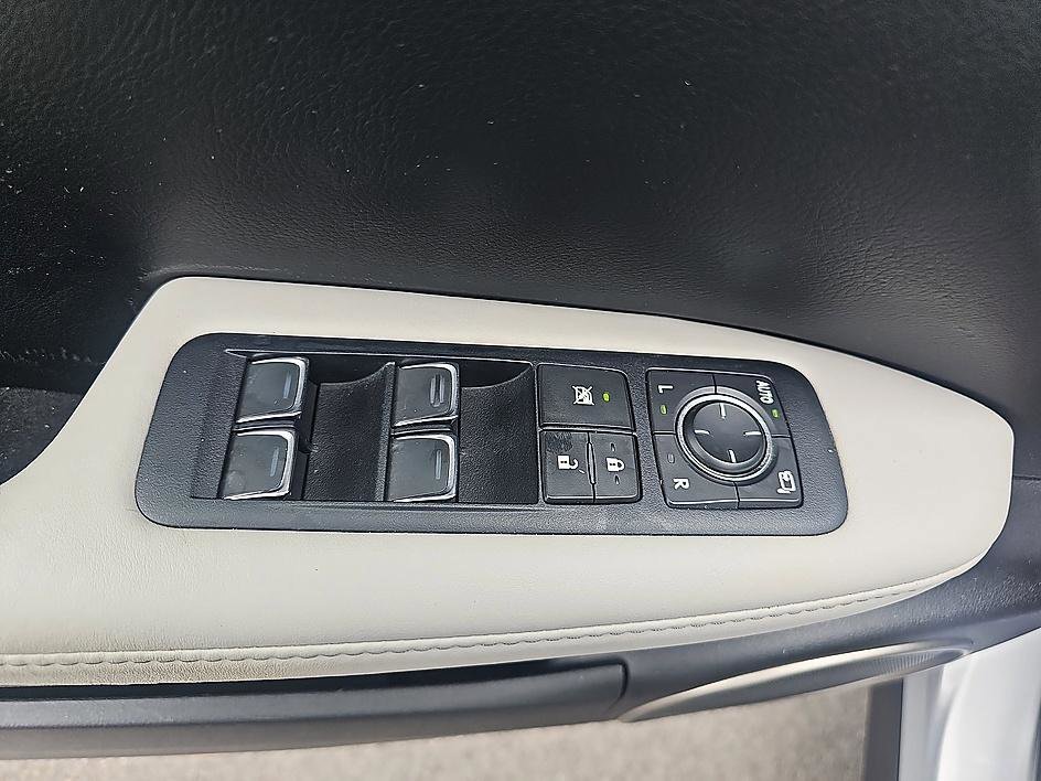 Used 2017 Silver Lining Metallic Lexus RX 350 Premium image 13