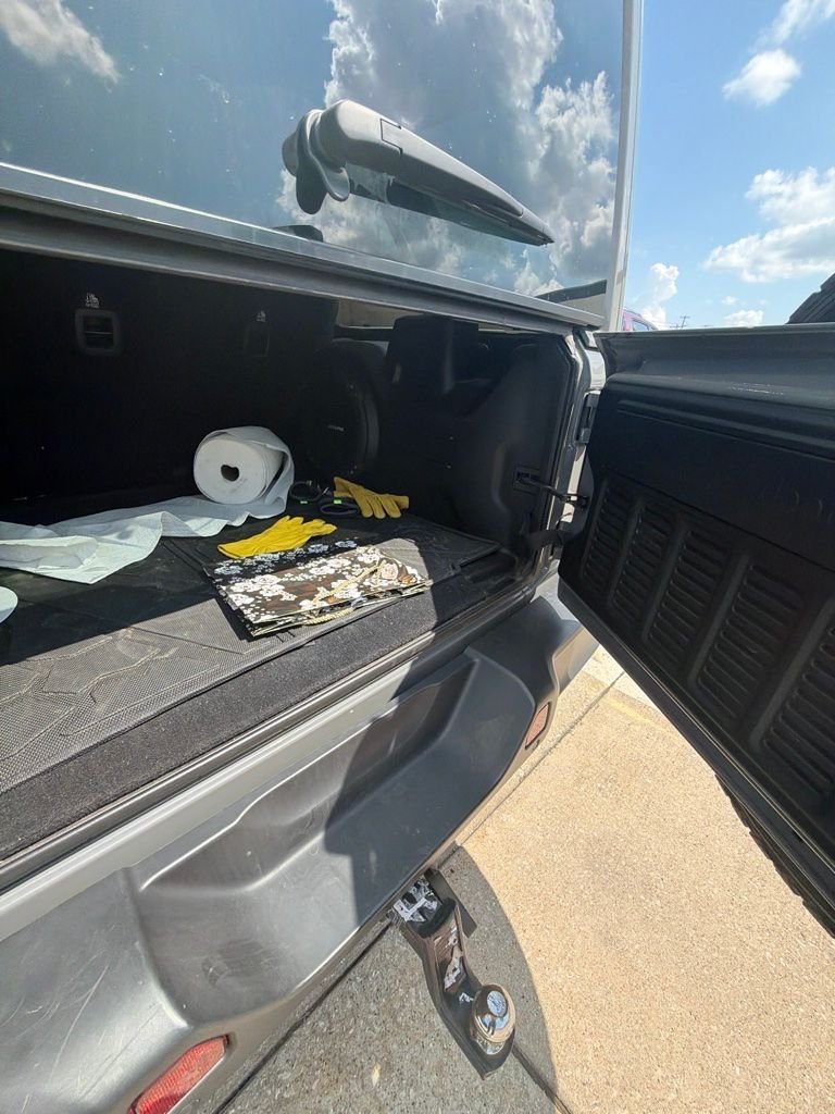 Used 2021 Sting-Gray Clearcoat Jeep Unlimited Sahara image 30