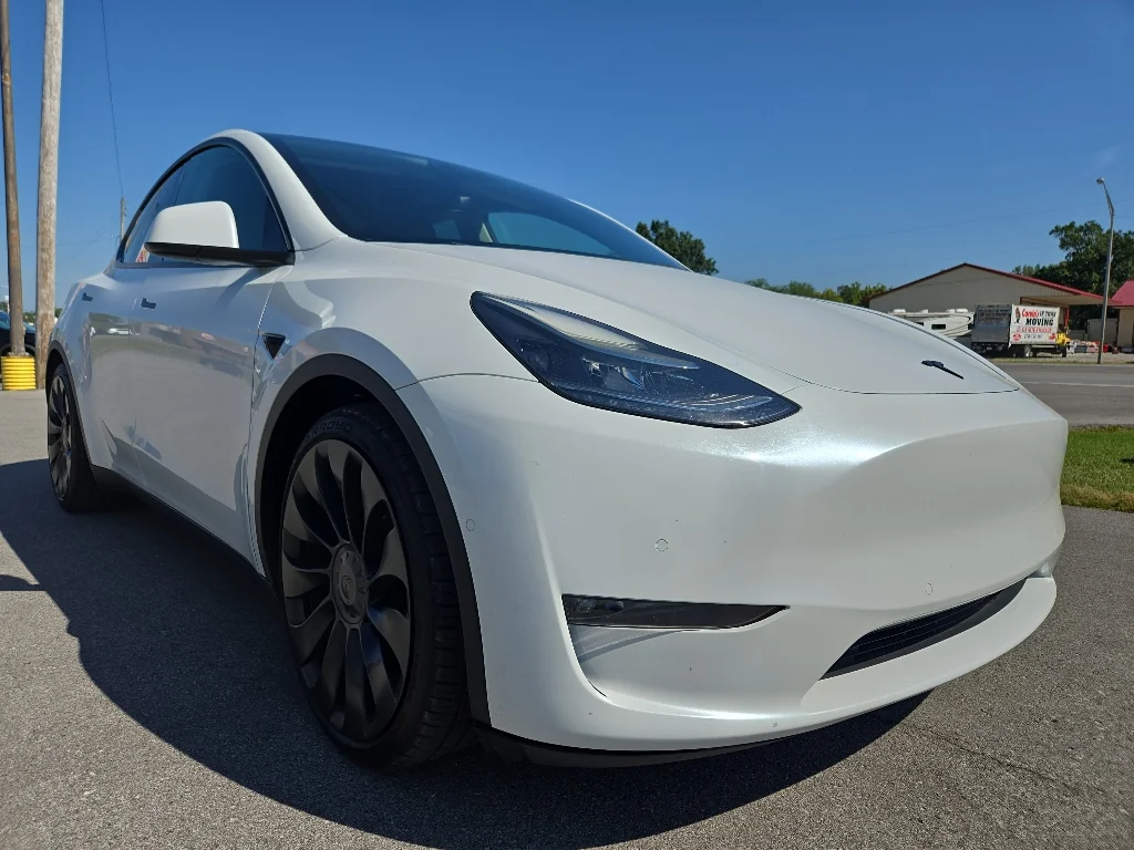 Used 2022 Pearl White Multi-Coat Tesla Performance image 1