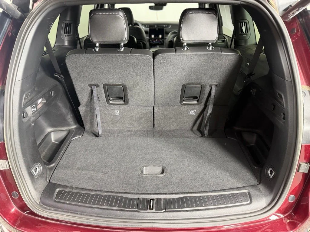 Used 2024 Velvet Red Pearlcoat Jeep Limited image 25