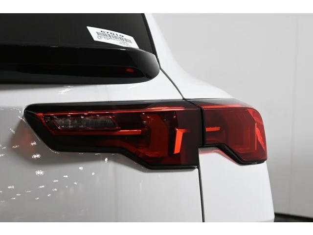 New 2026 Alpine White BMW xDrive28i image 13