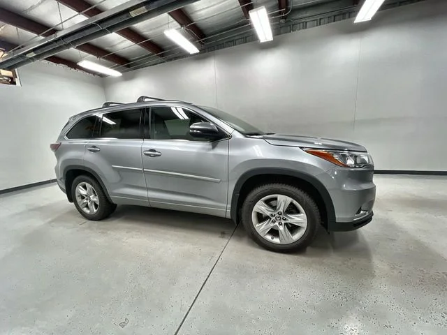 Used 2016 Silver Toyota Limited image 9