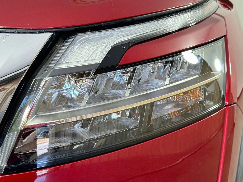 Used 2024 Red Nissan SL image 40