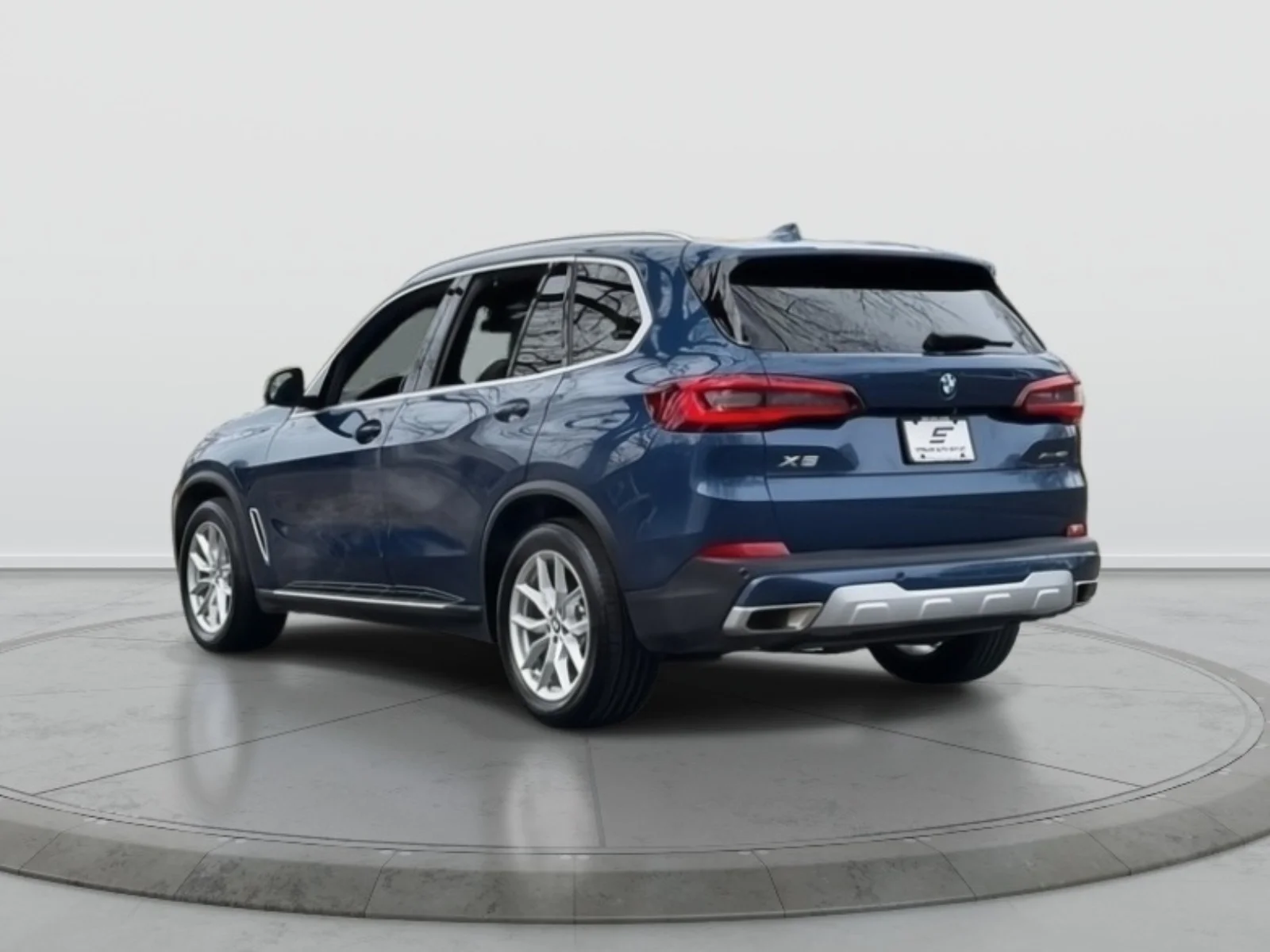 Used 2023 Blue BMW xDrive40i image 5