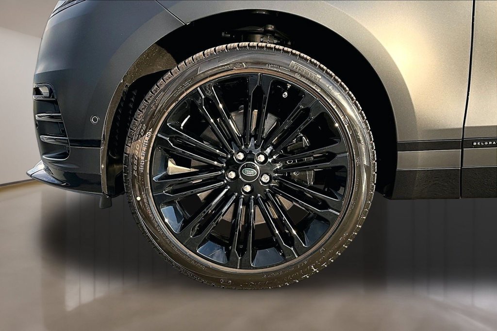 New 2026 CARPATHIAN GREY Land Rover Belgravia Edition Satin image 13
