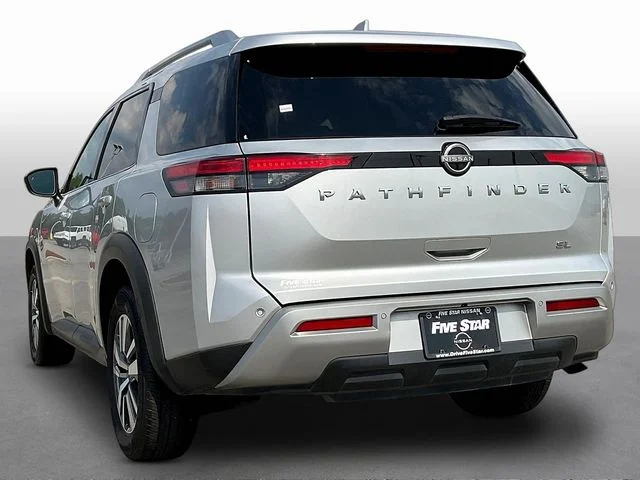 Used 2025 Silver Nissan SL image 5