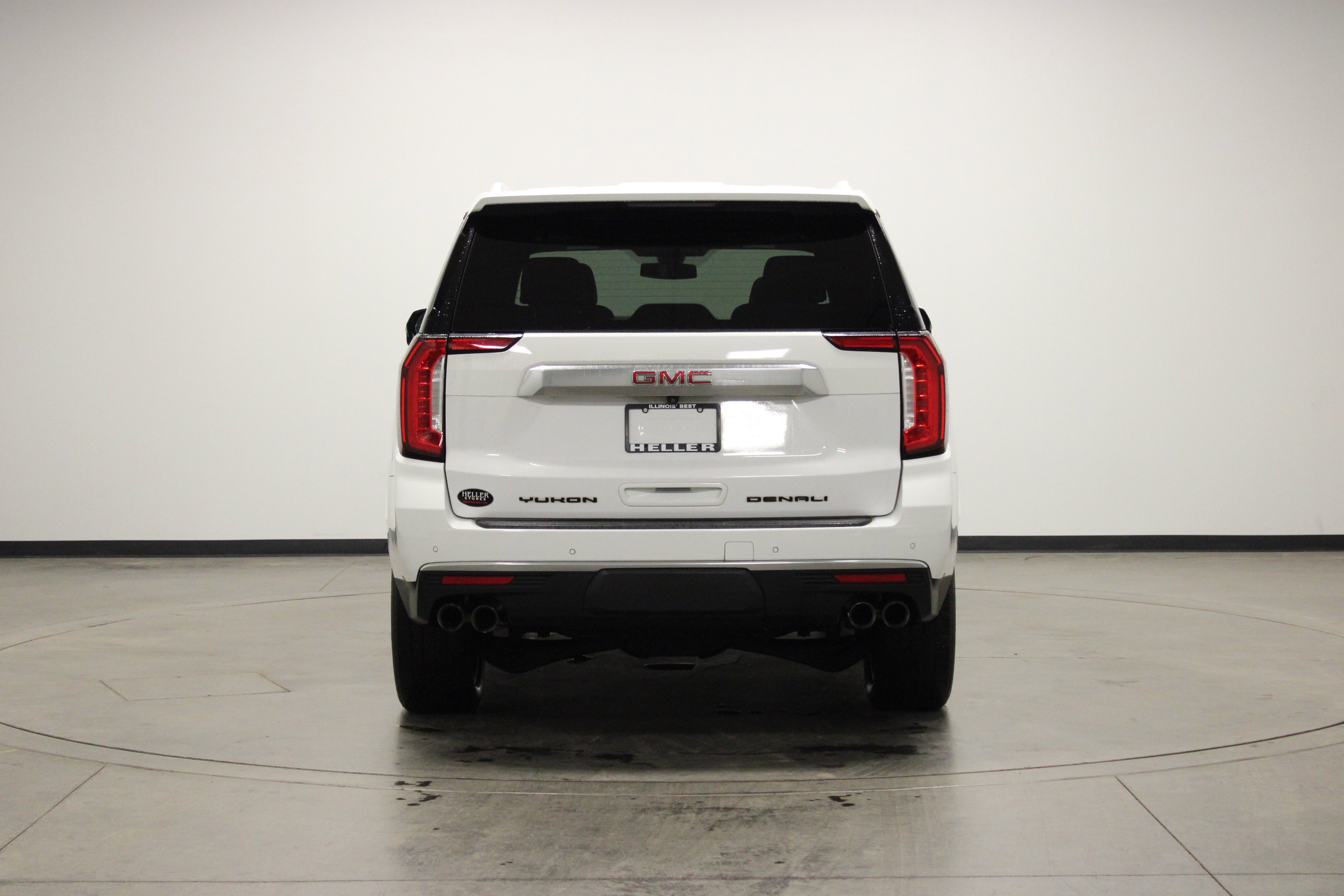 Used 2022 Summit White GMC Denali image 7