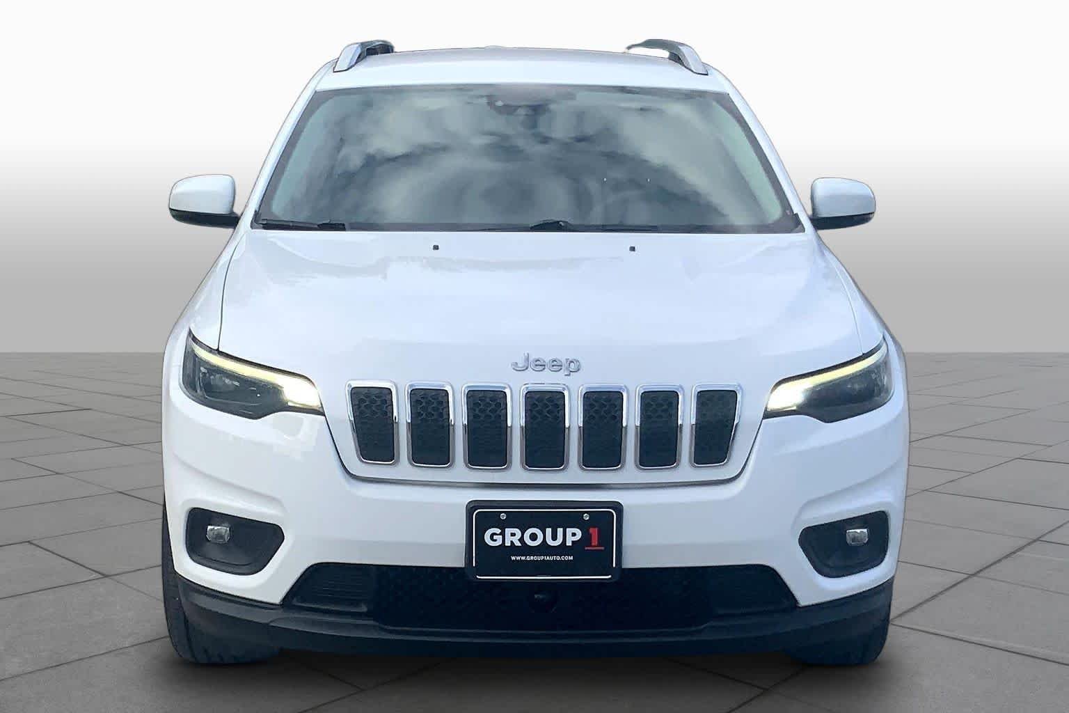 Used 2021 Bright White Clearcoat Jeep Latitude Plus image 4