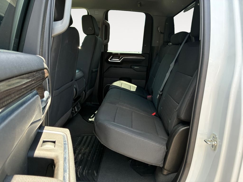 Used 2025 White Chevrolet LT image 13