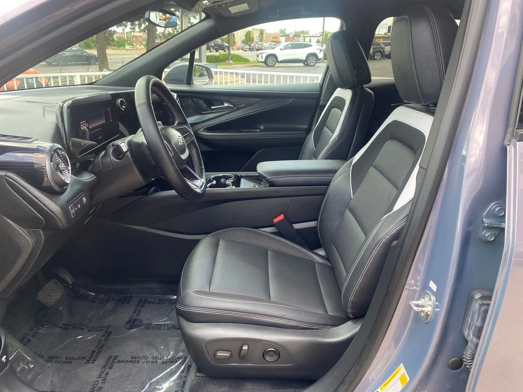 Used 2024 Gray Chevrolet LT image 9