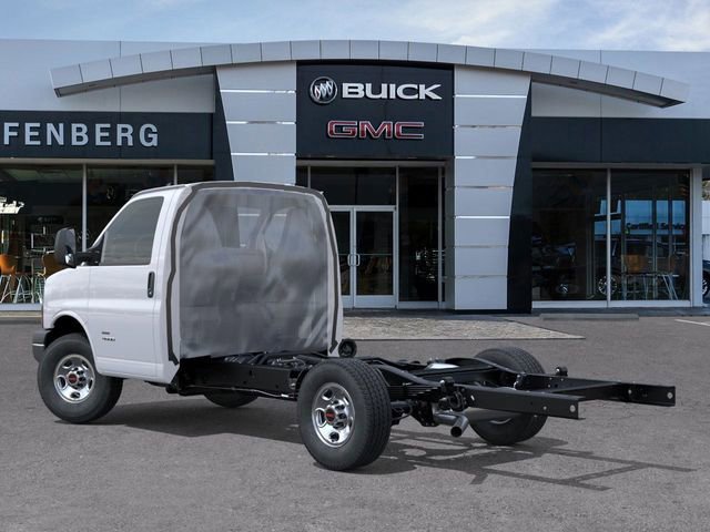 New 2025 Summit White GMC 1WT image 22