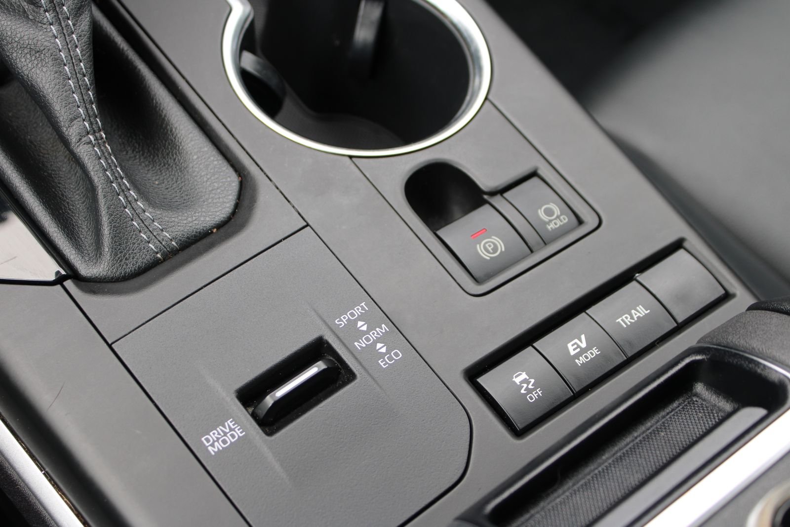 Used 2022 Black Toyota XLE image 34