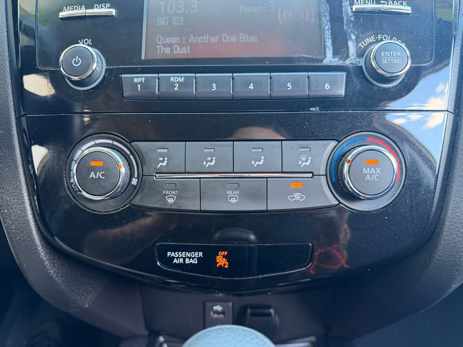 Used 2014 Saharan Sun Nissan S image 22