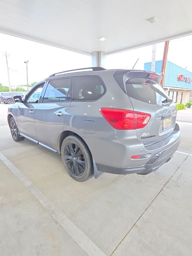 Used 2018 Gray Nissan SL image 3