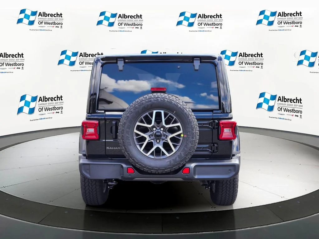 New 2026 Black Clear-Coat Exterior Paint Jeep Sahara image 4
