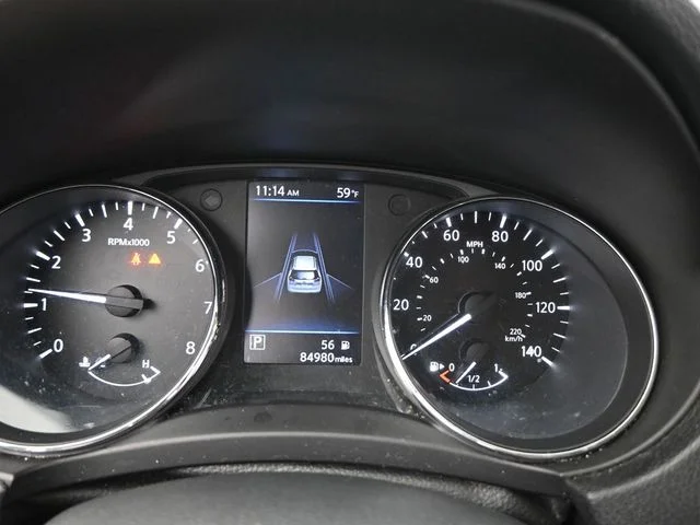 Used 2020 Blue Nissan SL image 17