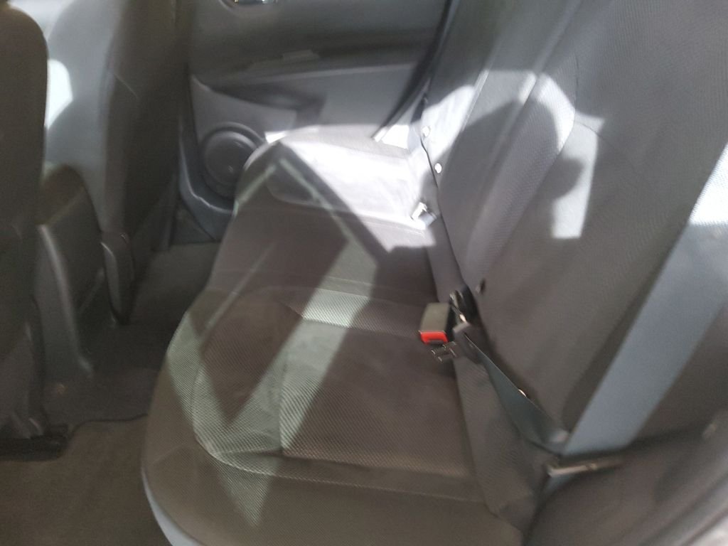 Used 2015 Gray Nissan S image 16