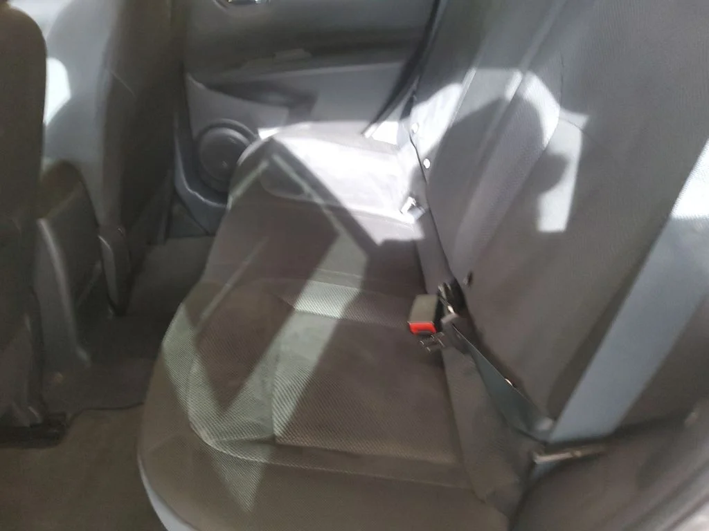Used 2015 Gray Nissan S image 16