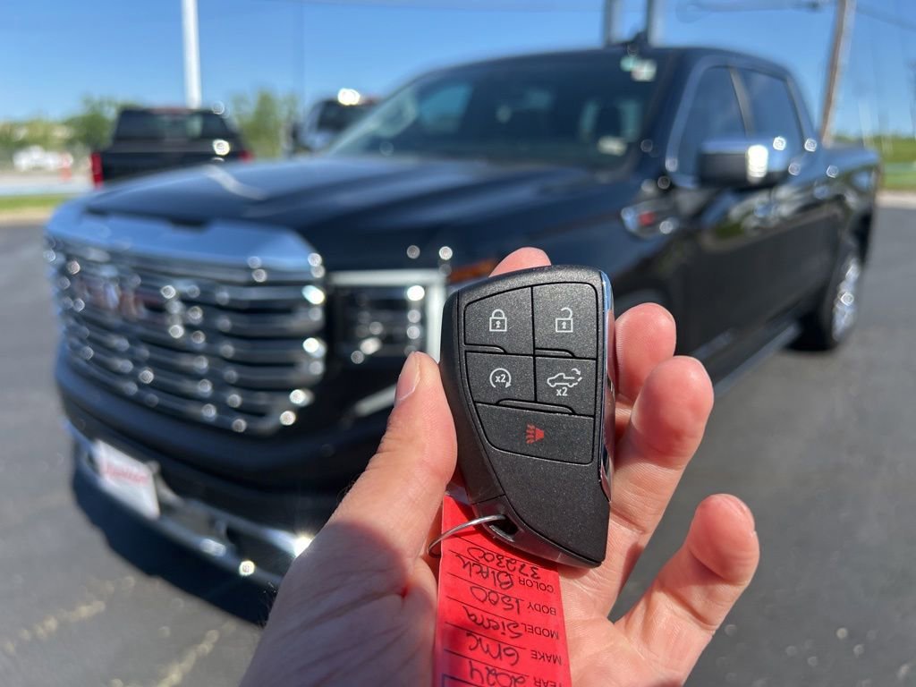Used 2024 Onyx Black GMC Denali image 59