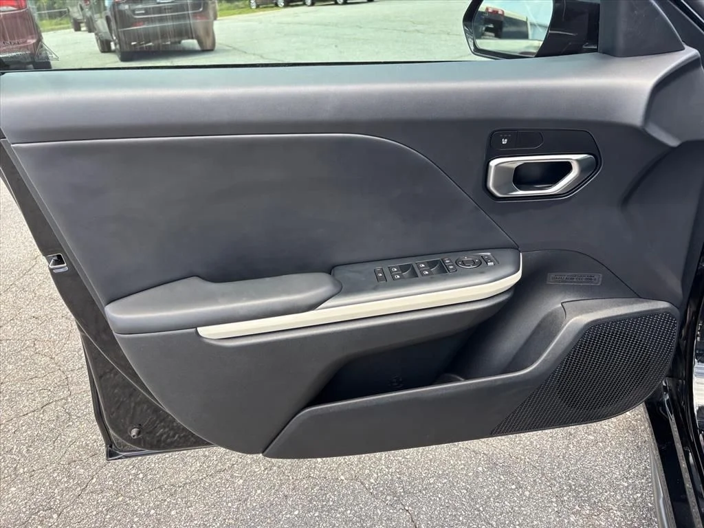 Used 2025 Black Kia GT-Line image 9