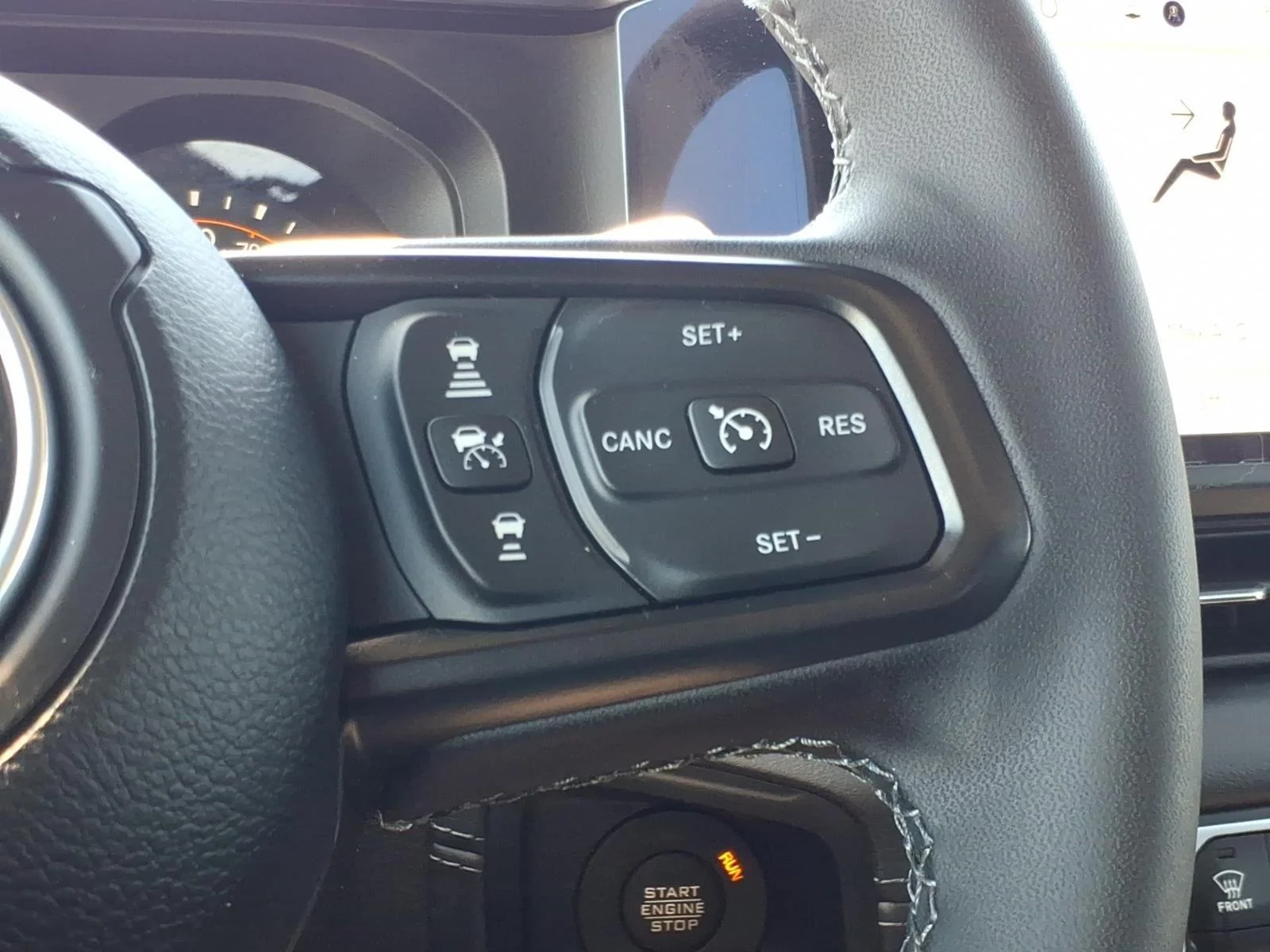 Used 2025 Granite Crystal Metallic Clearcoat Jeep Mojave image 30