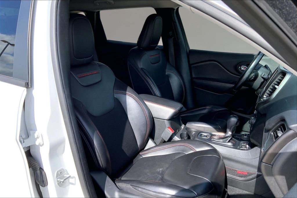 Used 2020 Bright White Clearcoat Jeep Trailhawk image 7