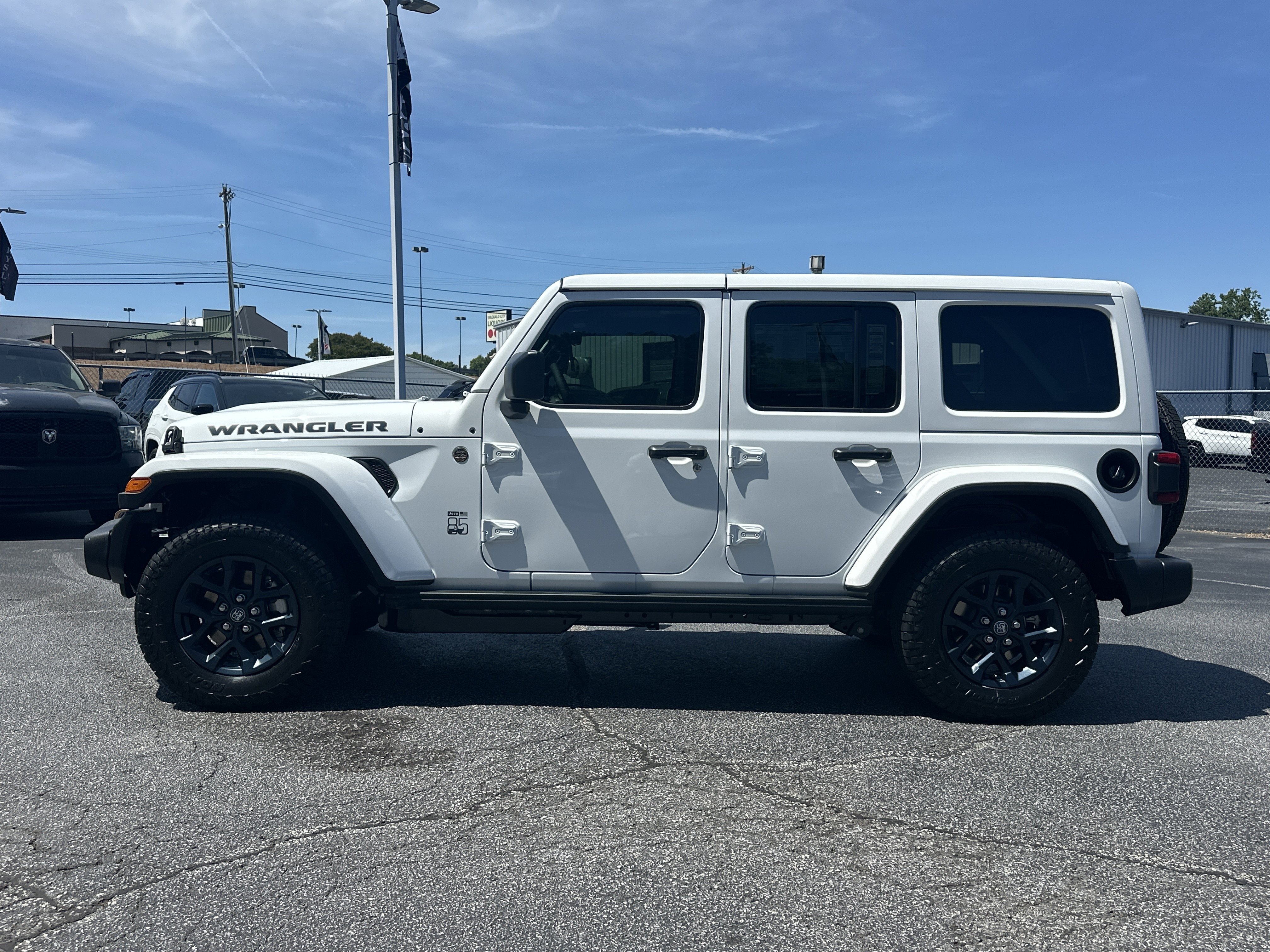 New 2026 Bright White Clear-Coat Exterior Paint Jeep 85th Anniversary image 5