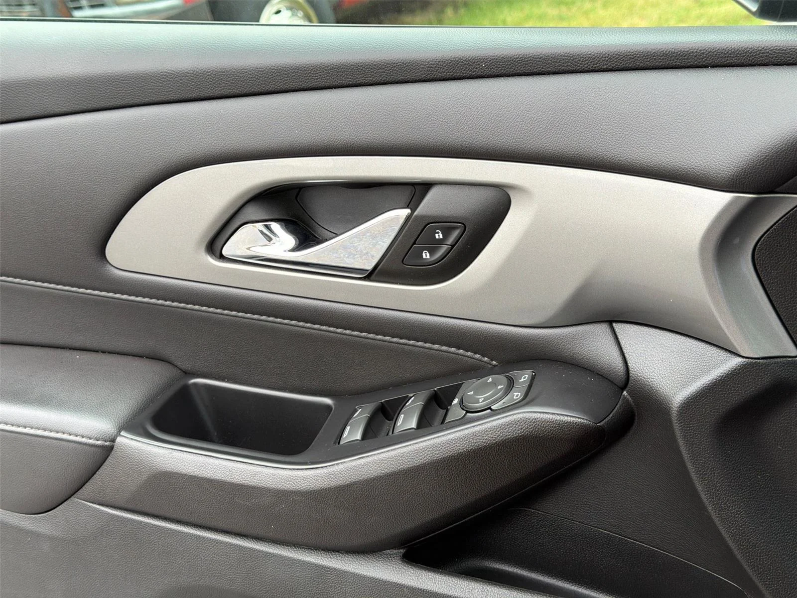 Used 2023 Mosaic Black Metallic Chevrolet LT Cloth image 18