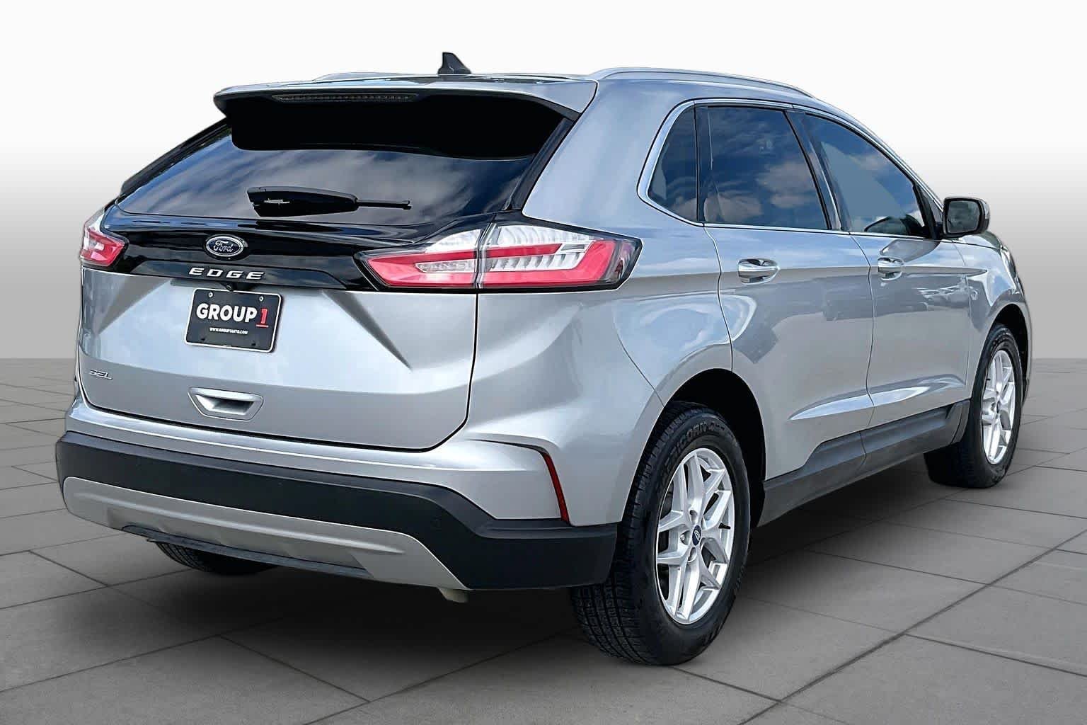 Used 2021 Iconic Silver Ford SEL image 13