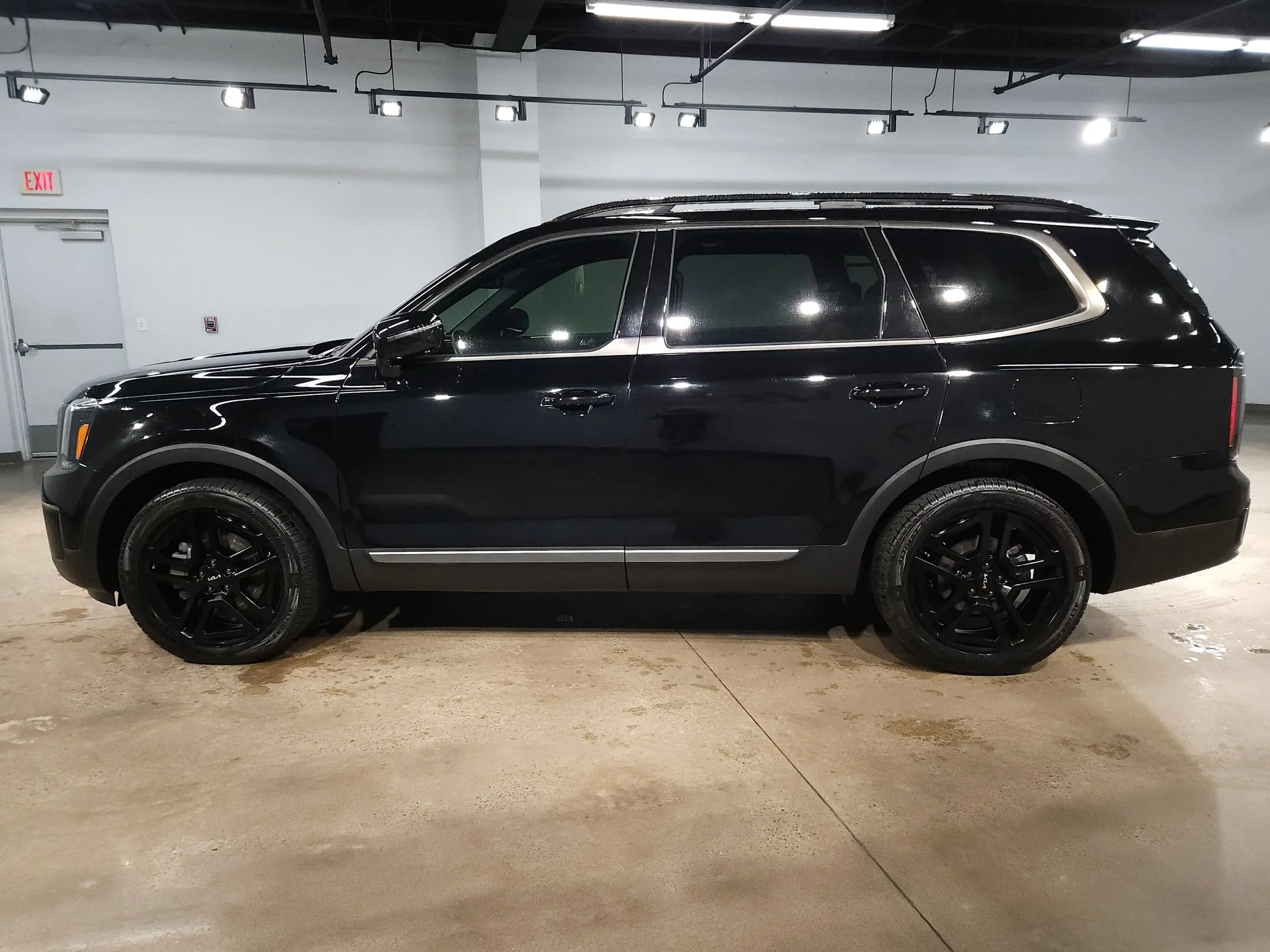 Used 2023 Ebony Black Kia SX X-Line image 4